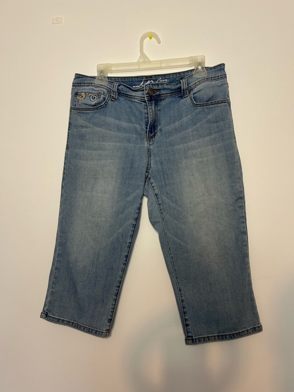 Light Blue Denim Cropped Jeans for Women